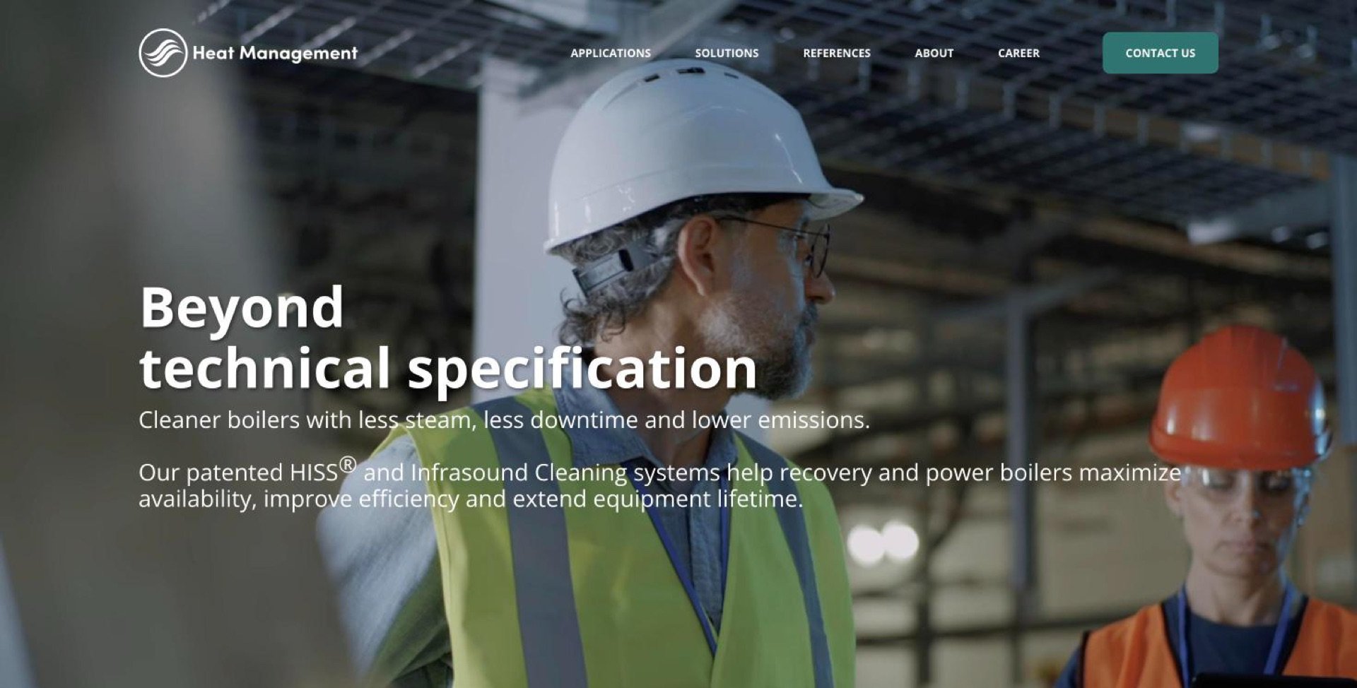 La página de inicio de Heat Management con el titular «Beyond technical specification» sobre un pinar